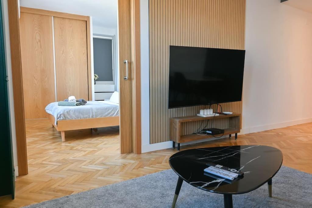 For You Rentals Apartamento Temporal Centrico De Dos Dormitorios Sil2 مدريد المظهر الخارجي الصورة